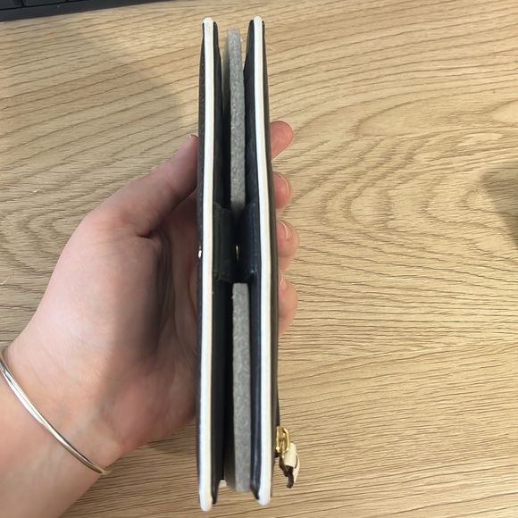 Kate Spade Wallet - Picture 6 of 7